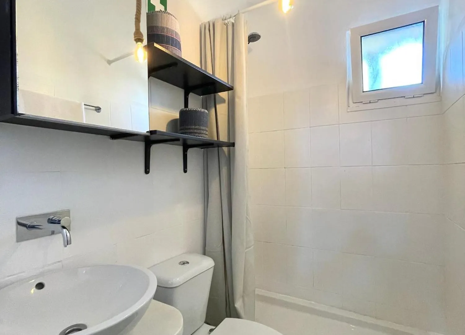 Central Hidden Gem Rustic Modern 2 Bedroom Flat Lisboa