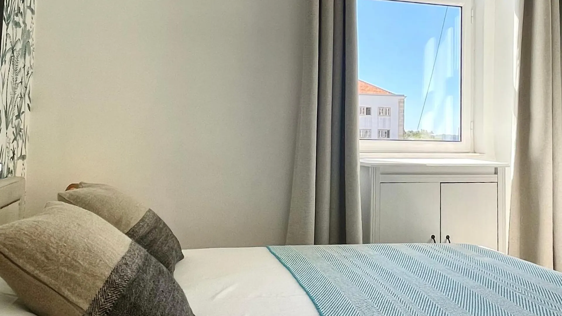 Central Hidden Gem Rustic Modern 2 Bedroom Flat Lisboa 0*,